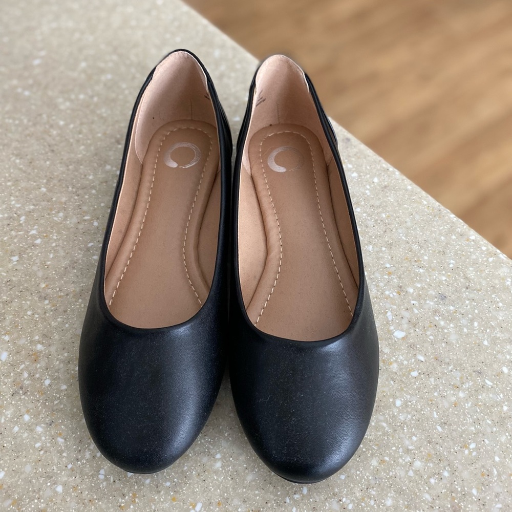 Ballet flats